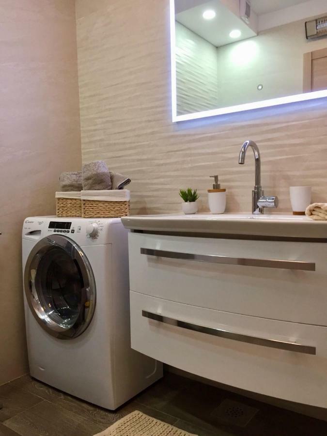 Sunset Apartment With A Private Yard At Medulin Riviera Zewnętrze zdjęcie
