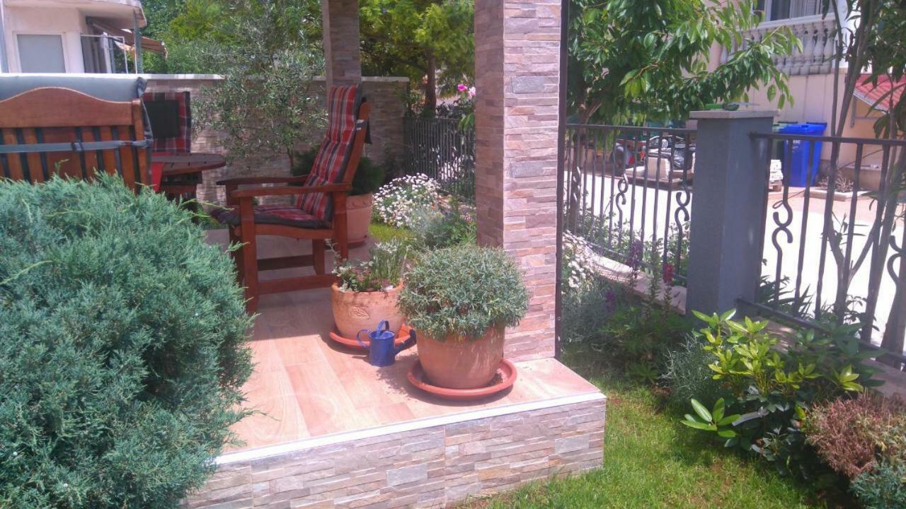 Sunset Apartment With A Private Yard At Medulin Riviera Zewnętrze zdjęcie